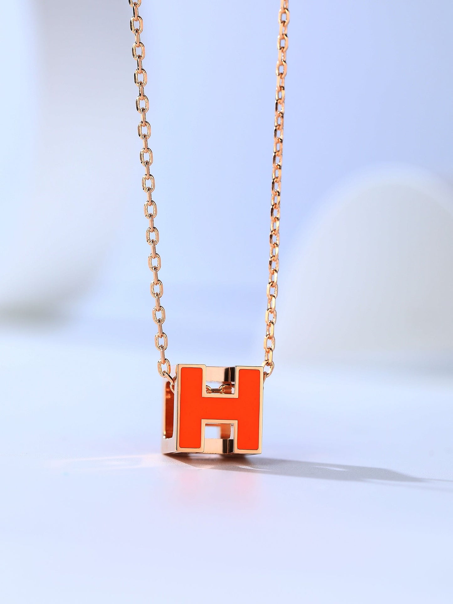 Mysitc H CAGE PINK GOLD NECKLACE