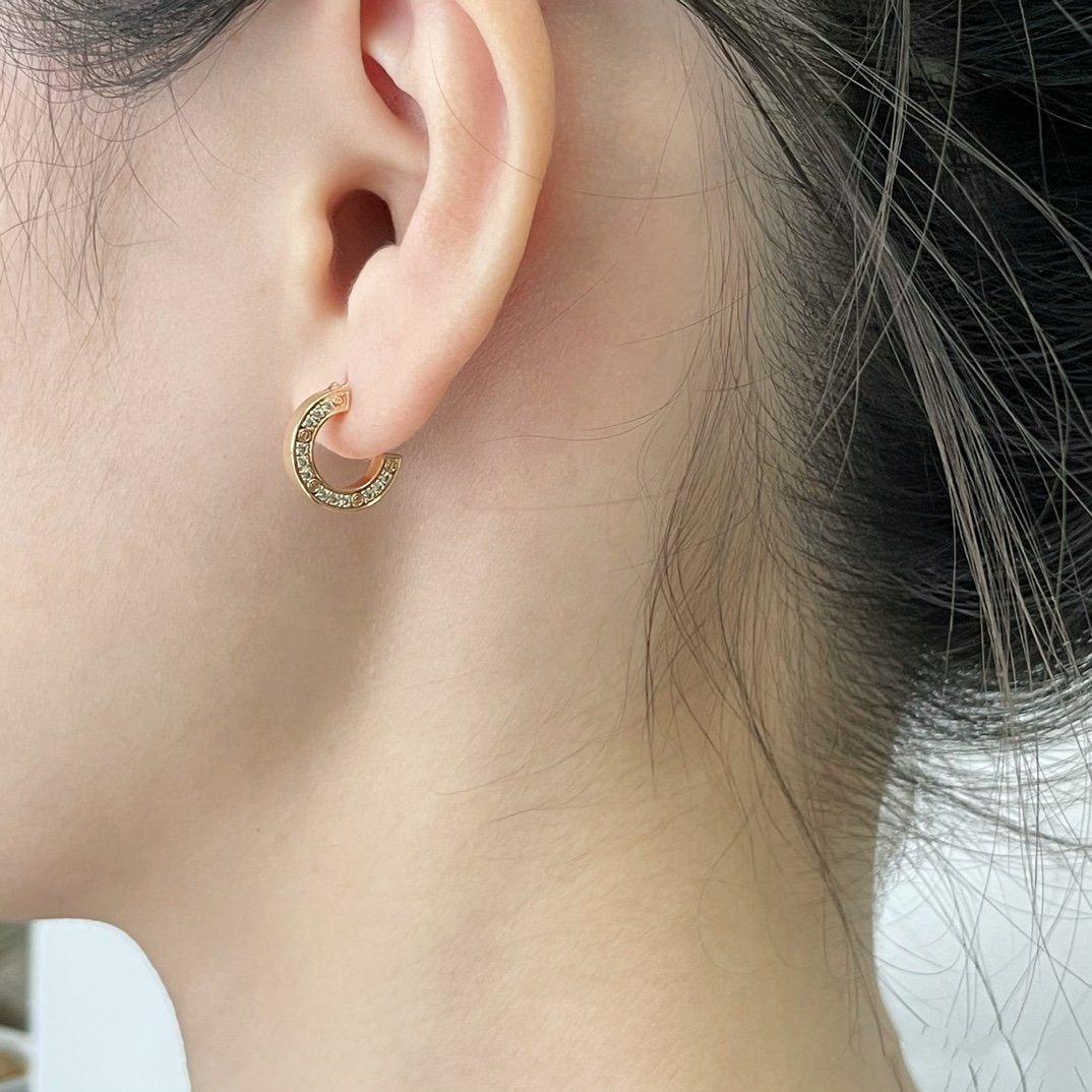 Mysitc LOVE DIAMOND EARRINGS