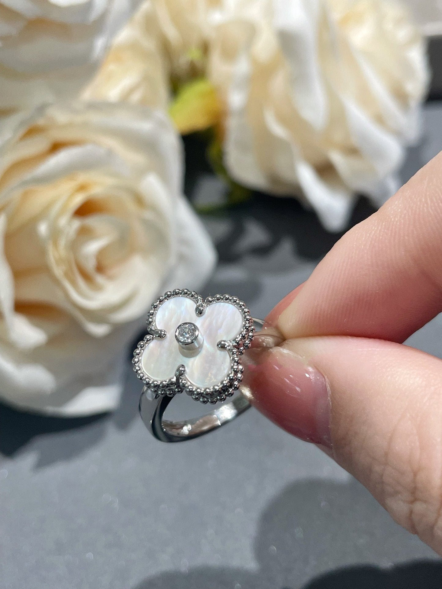 Mysitc CLOVER SILVER MOP DIAMOND RING