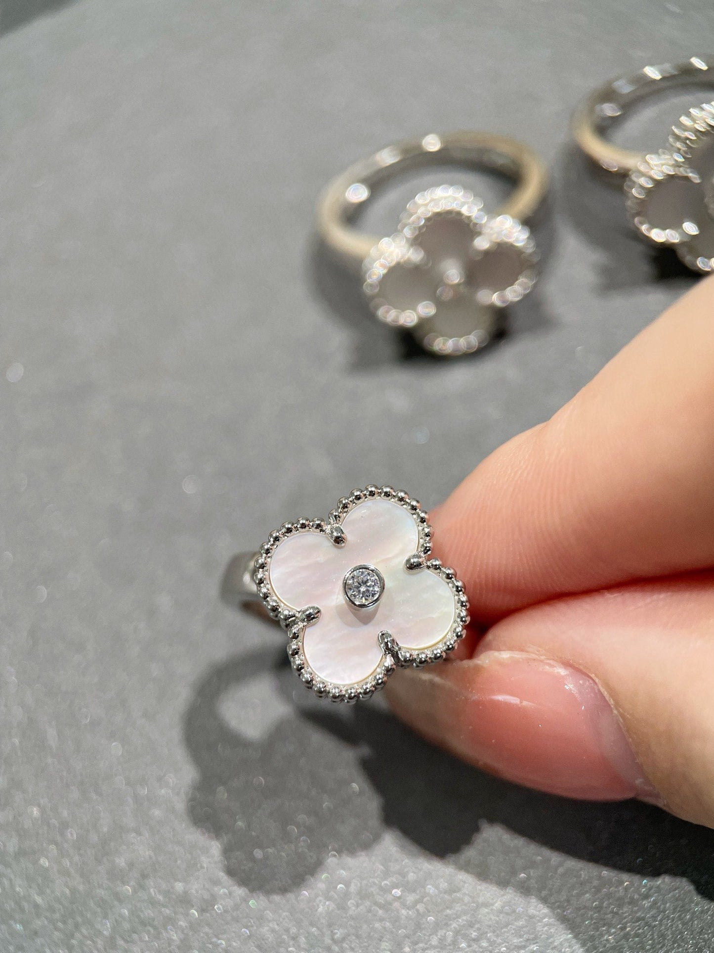 Mysitc CLOVER SILVER MOP DIAMOND RING
