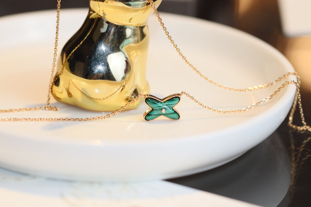 Mysitc JEUX MALACHITE 1 DIAMOND PINK GOLD NECKLACE