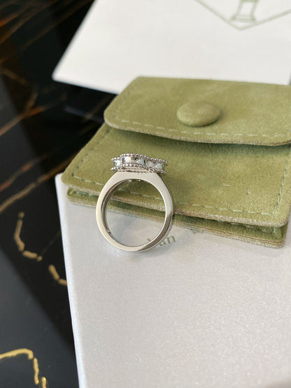 Mysitc CLOVER SILVER RING