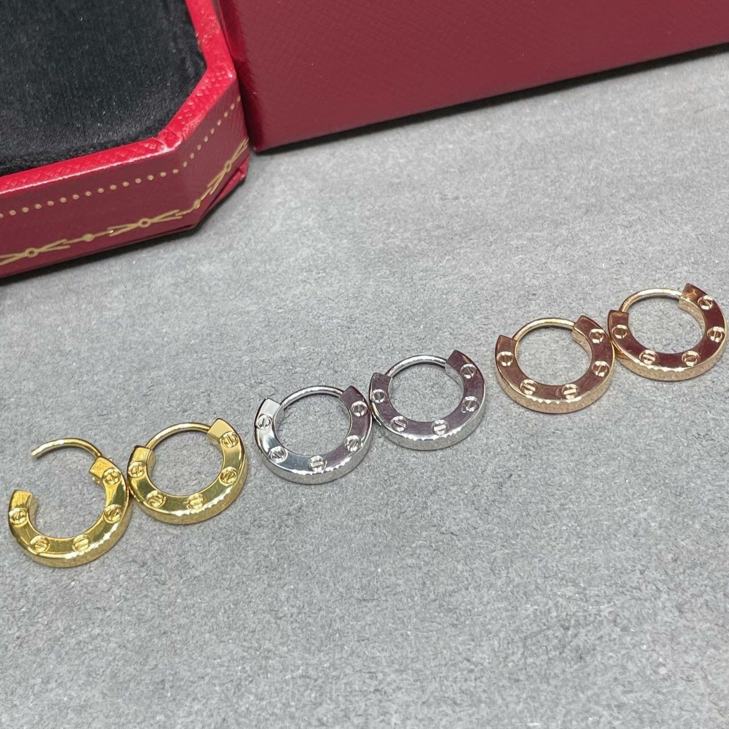 Mysitc LOVE MINI EARRINGS