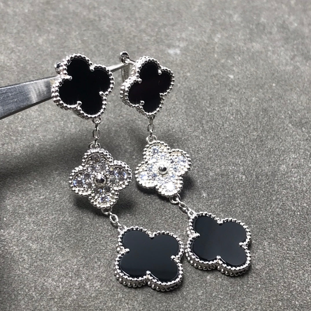 Mysitc CLOVER 3 MOTIF DIAMOND ONYX SILVER EARRINGS