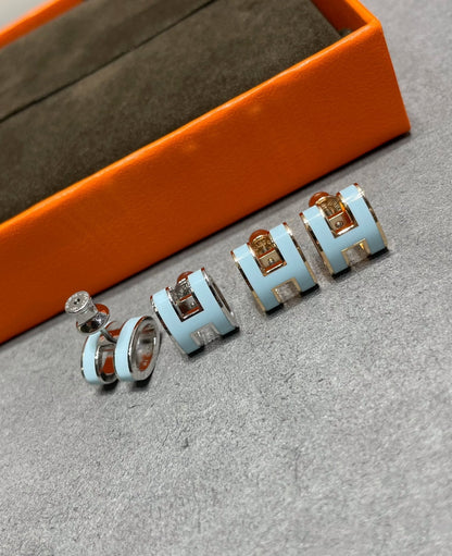 Mysitc POP H SKY BLUE STUD EARRINGS
