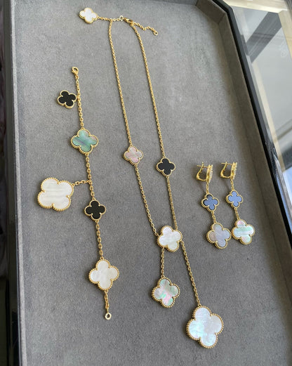 Mysitc CLOVER 3 MOTIF MOP ONYX DARK MOP PINK GOLD EARRINGS
