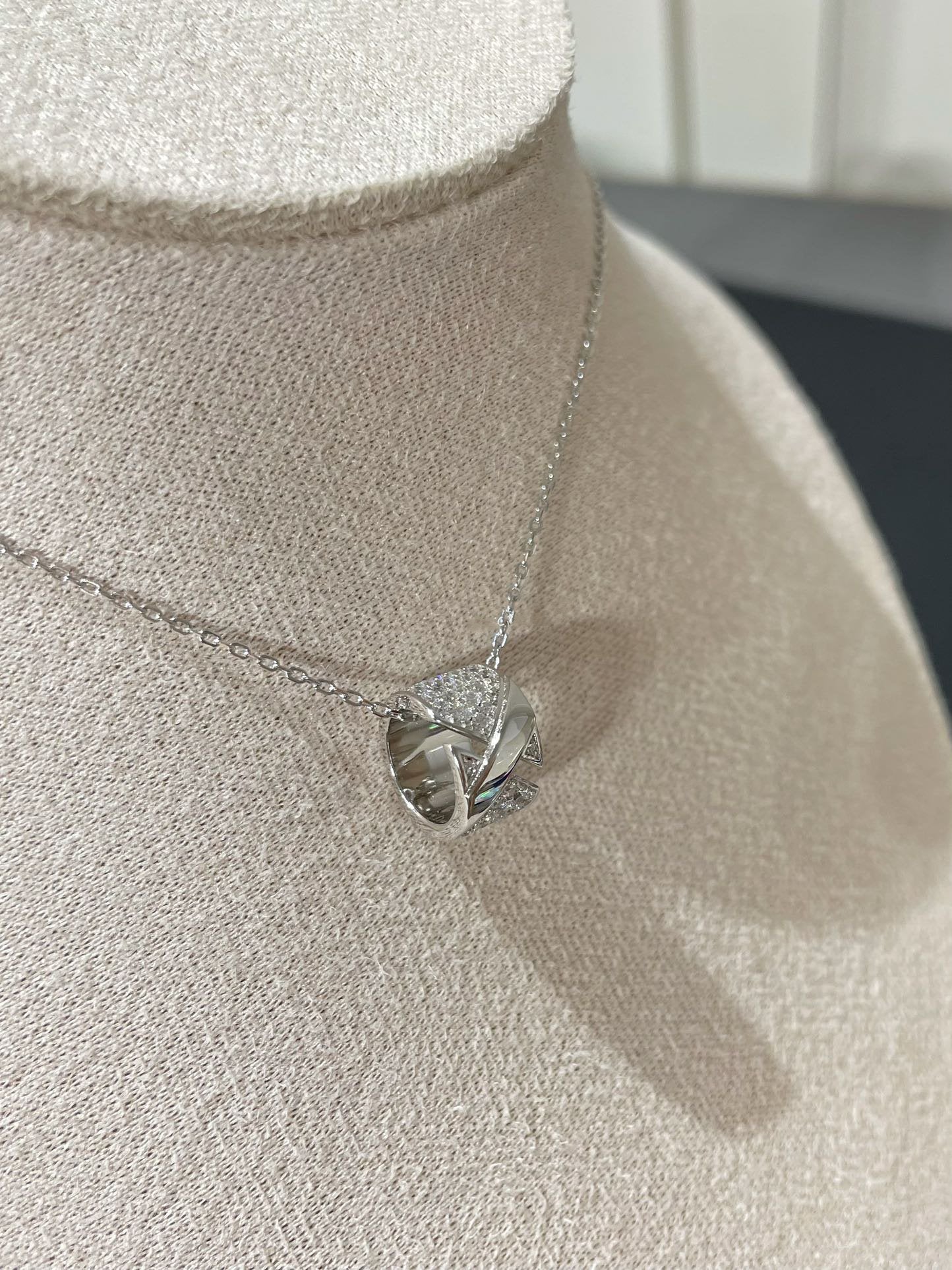Mysitc LIENS EVIDENCE DIAMOND PAVED NECKLACE
