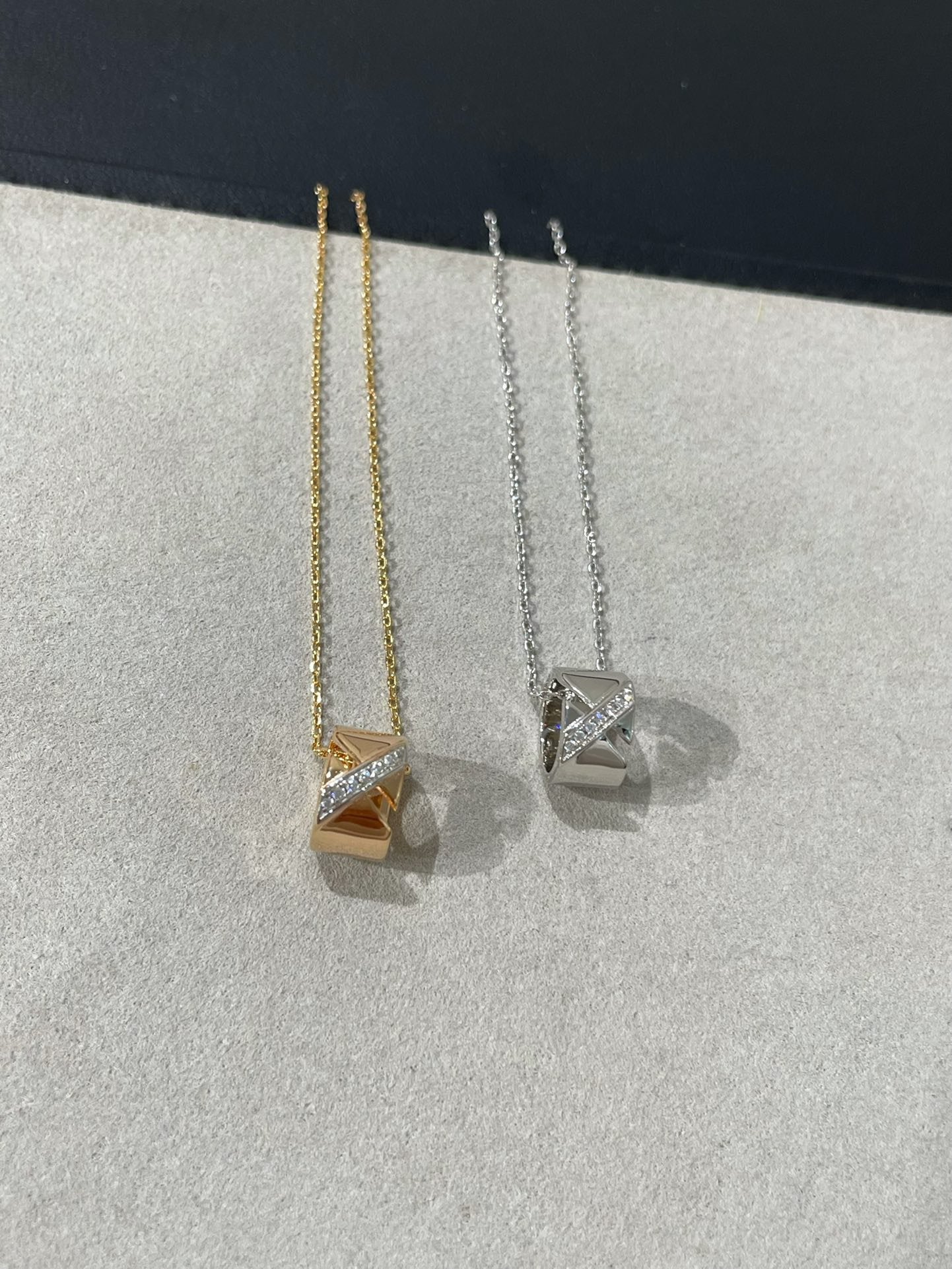 Mysitc LIENS EVIDENCE DIAMOND NECKLACE
