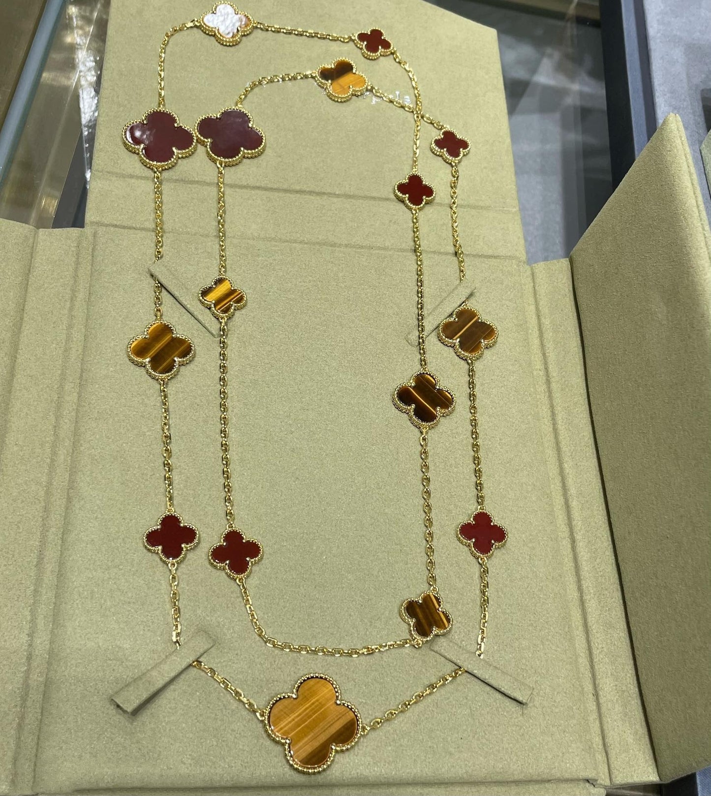 Mysitc CLOVER 16 MOTIF CARNELIAN TIGER EYE ROSE GOLD NECKLACE