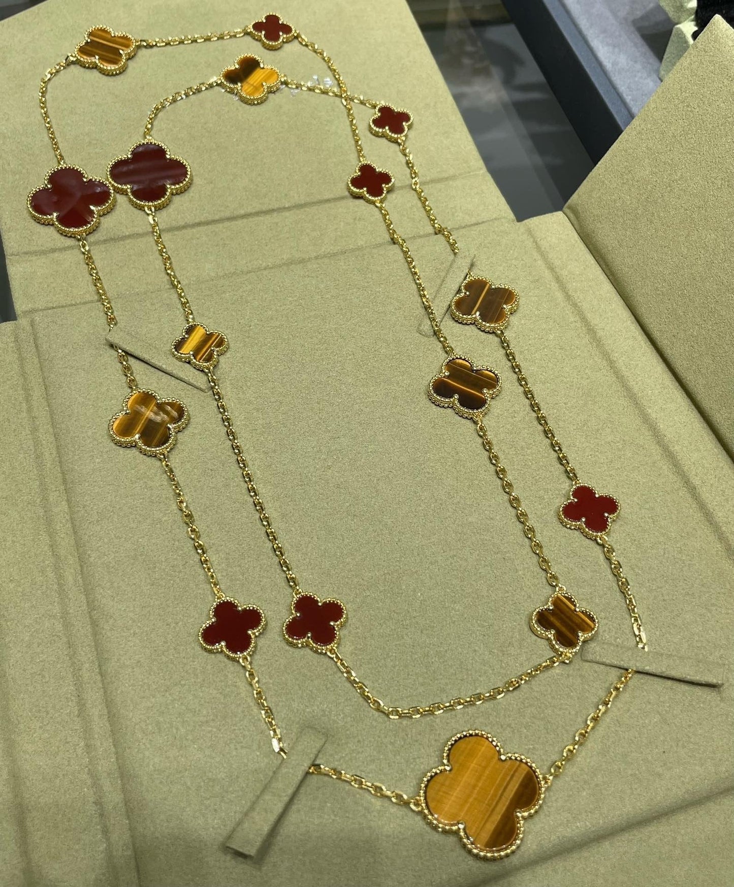 Mysitc CLOVER 16 MOTIF CARNELIAN TIGER EYE ROSE GOLD NECKLACE