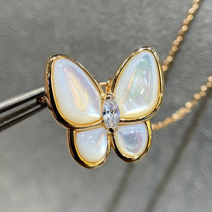 Mysitc BUTTERFLY MOP DIAMOND NECKLACE