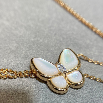 Mysitc BUTTERFLY MOP DIAMOND NECKLACE
