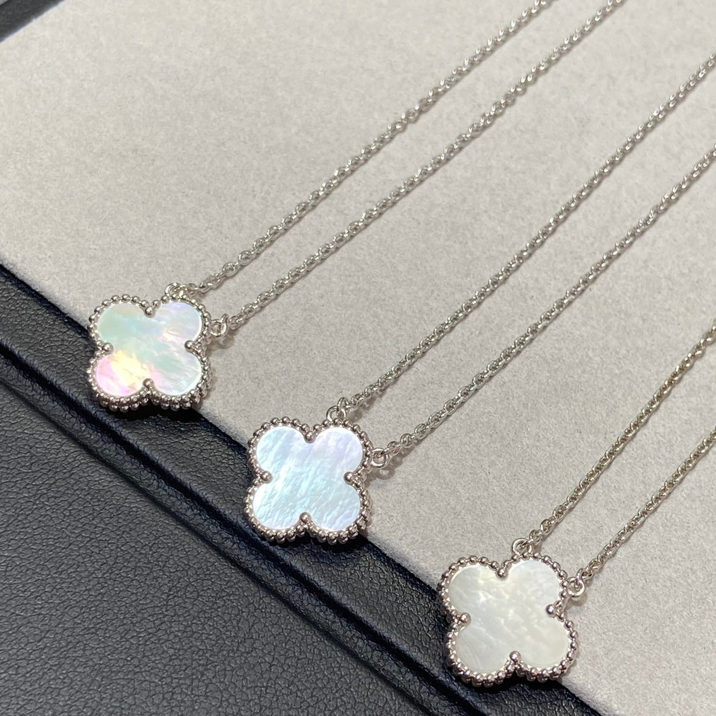 Mysitc CLOVER MEDIUM SILVER WHITE MOP NECKLACE