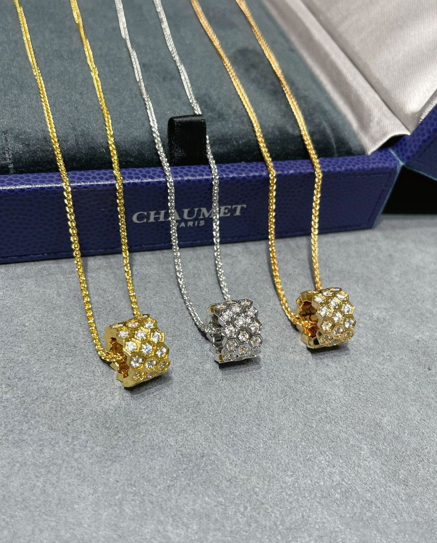 Mysitc BEE LOVE DIAMOND PAVED 3 ROW NECKLACE