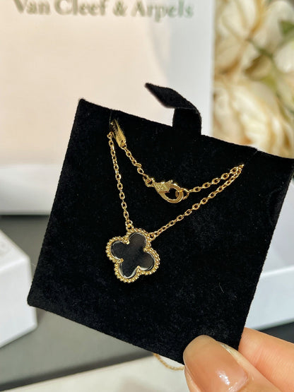 Mysitc CLOVER ROCK CRYSTAL ROSE GOLD NECKLACE