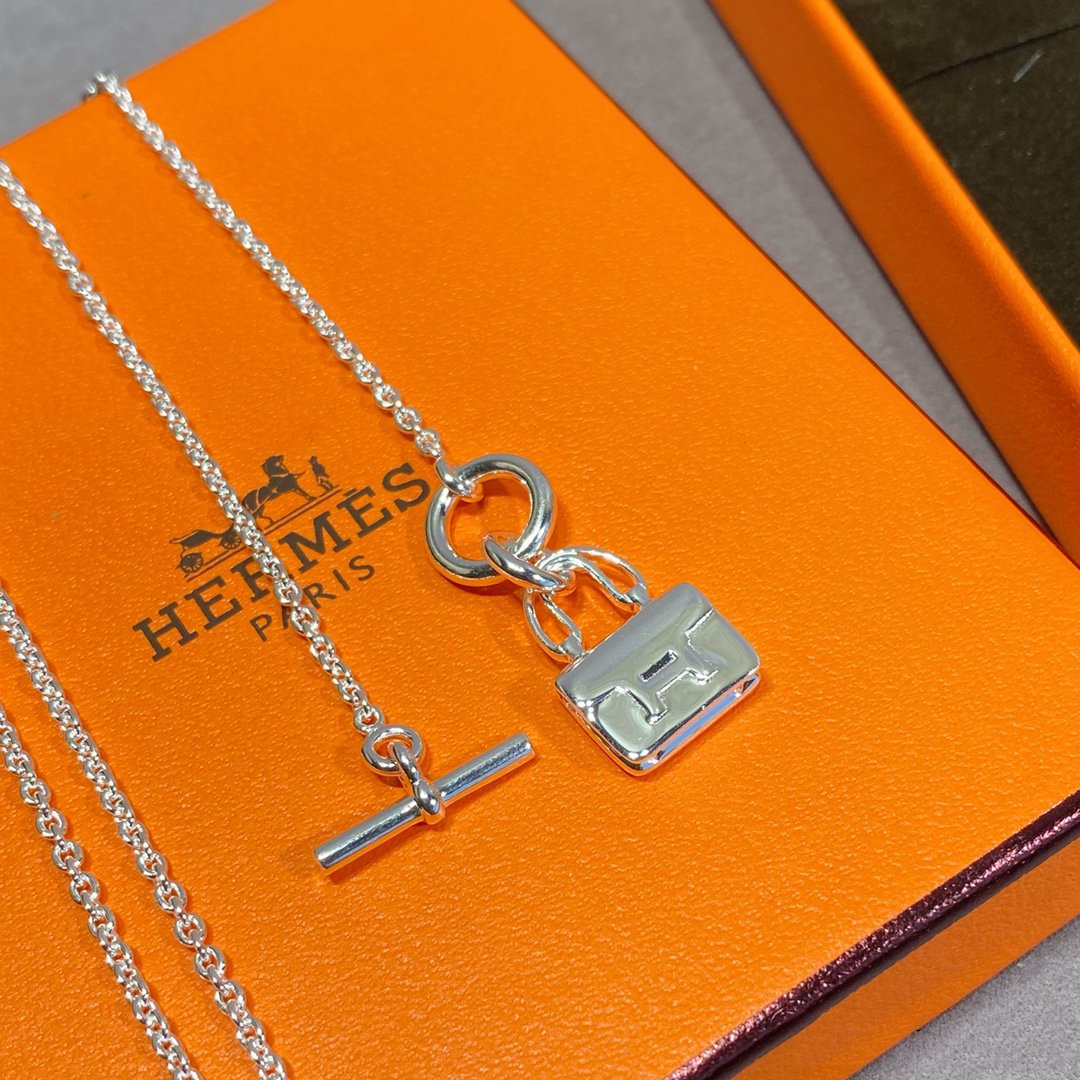 Mysitc CONSTANCE PEDANT SILVER NECKLACE
