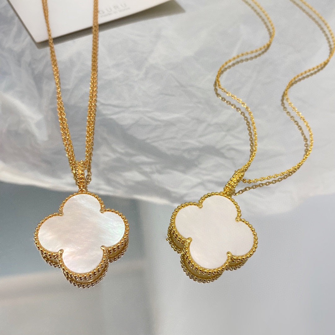 Mysitc CLOVER 25MM MOP LARGE PENDANT NECKLACE
