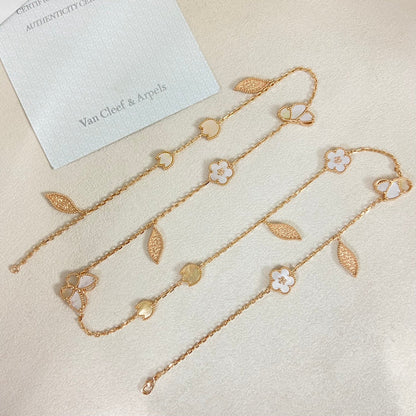 [Mysitc ] 26 NEW CLOVER LUCKY LIGHT YELLOW AND WHITE SET