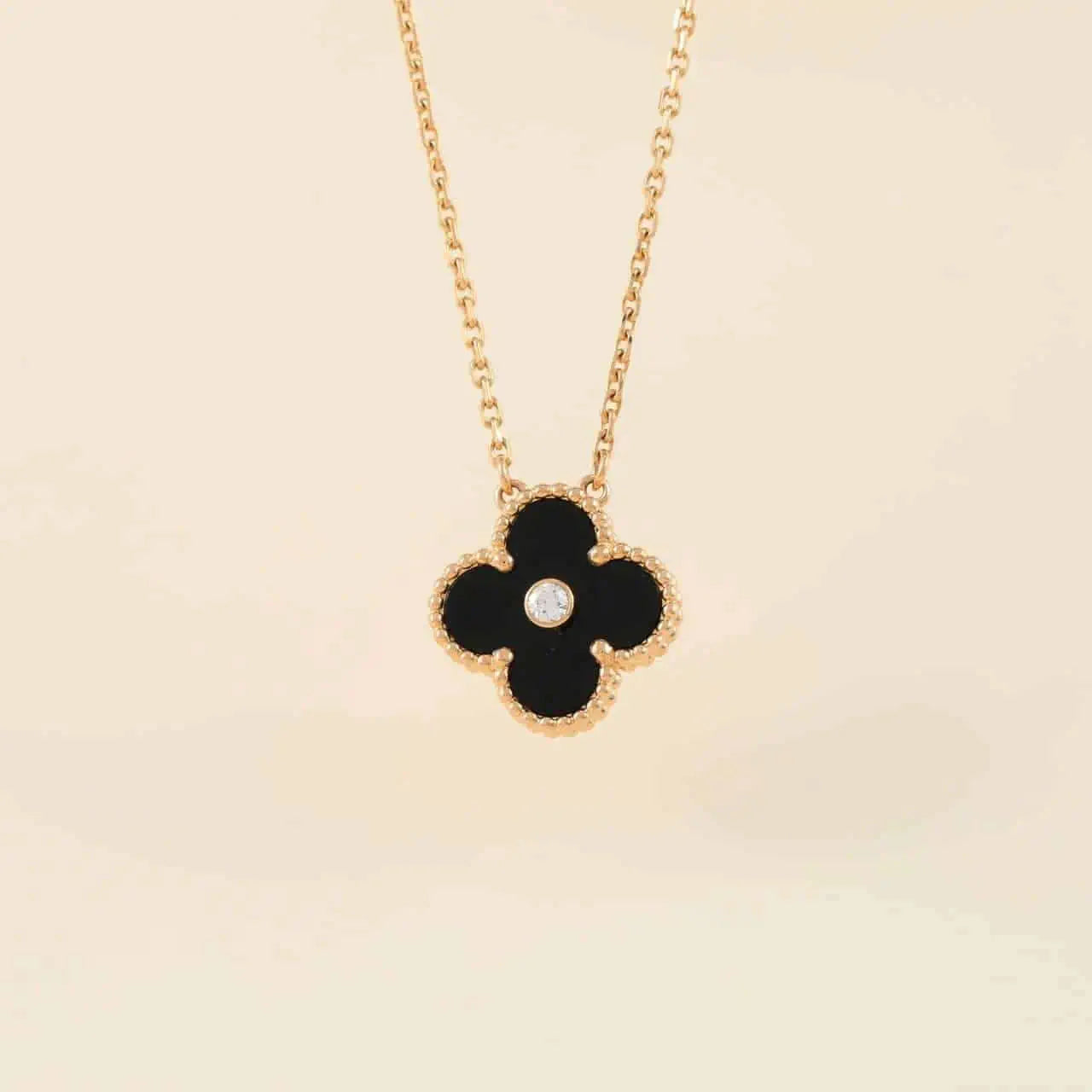 Mysitc CLOVER 15MM DIAMOND ONYX NECKLACE