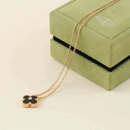Mysitc CLOVER 15MM DIAMOND ONYX NECKLACE