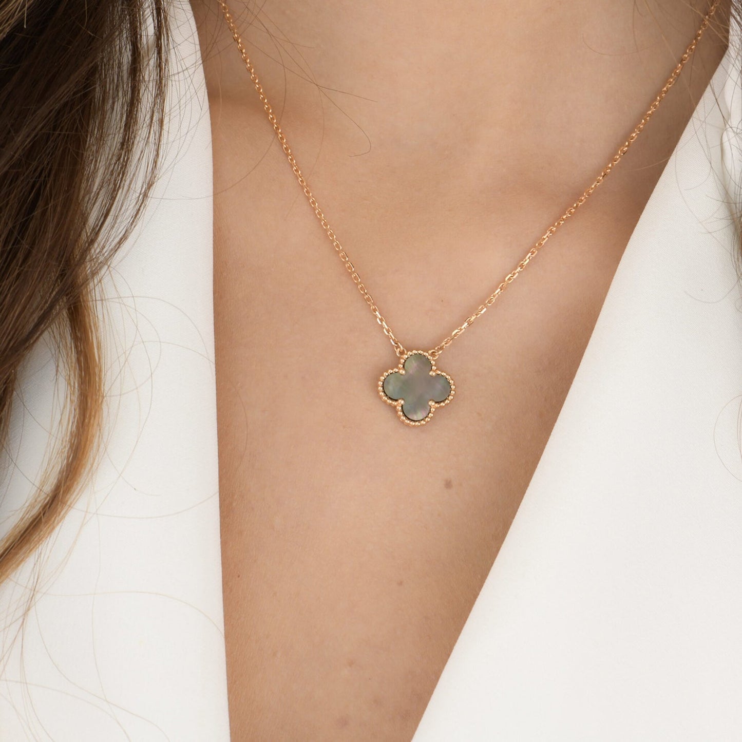 Mysitc CLOVER 15MM  GRAY MOTHER OF PEARL NECKLACE