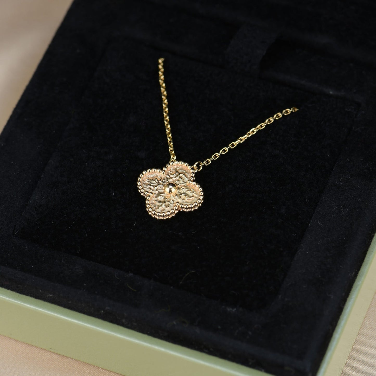 Mysitc CLOVER 15MM  BRONZING NECKLACE