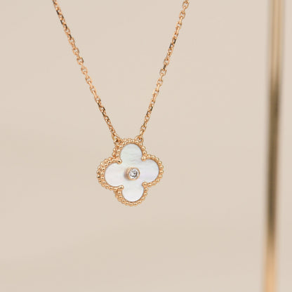 Mysitc CLOVER 15MM DIAMOND WHITE FRITILLARIA NECKLACE
