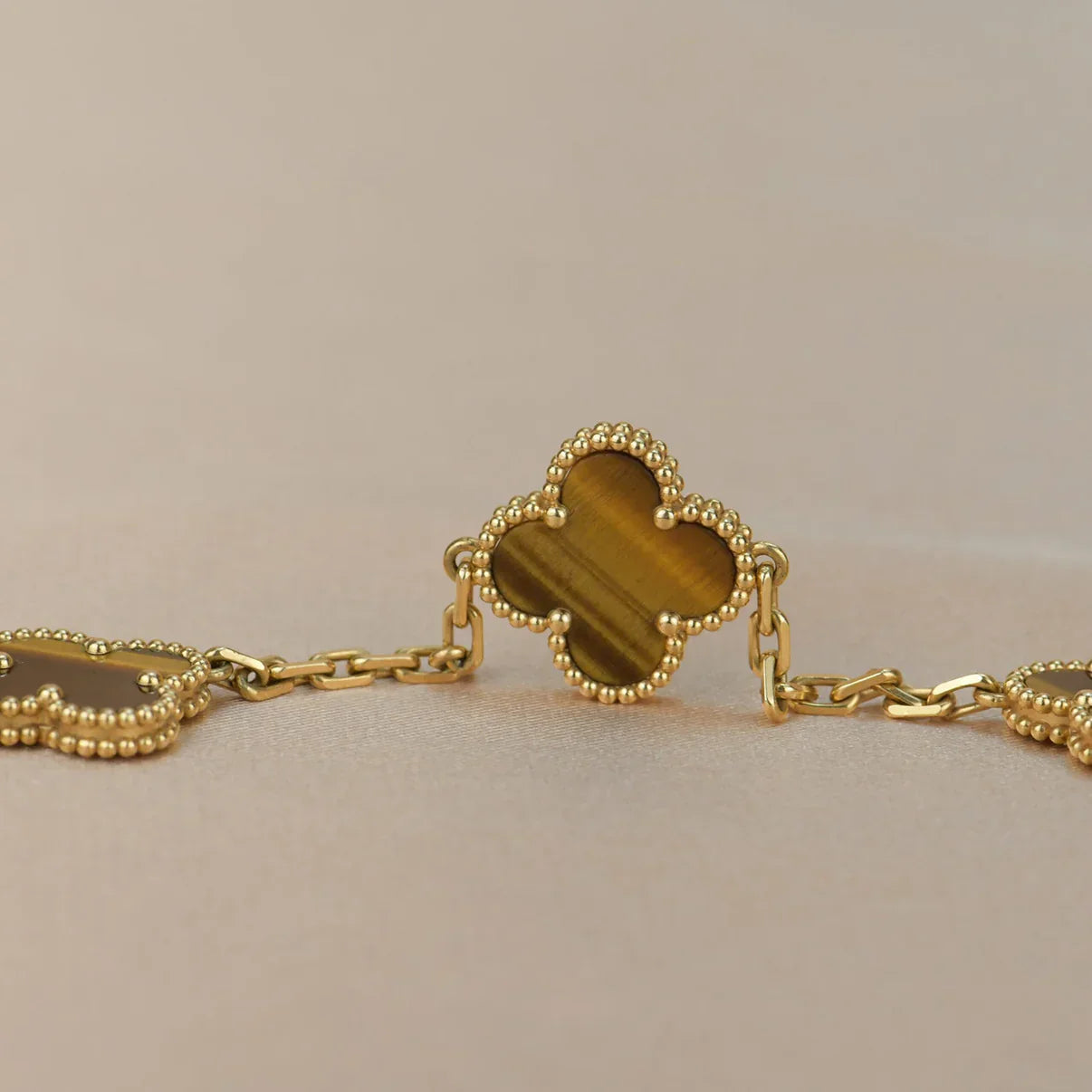 [Mysitc ]New  CLOVER 5 MOTIFS TIGER EYE BRACELET COLLECTION