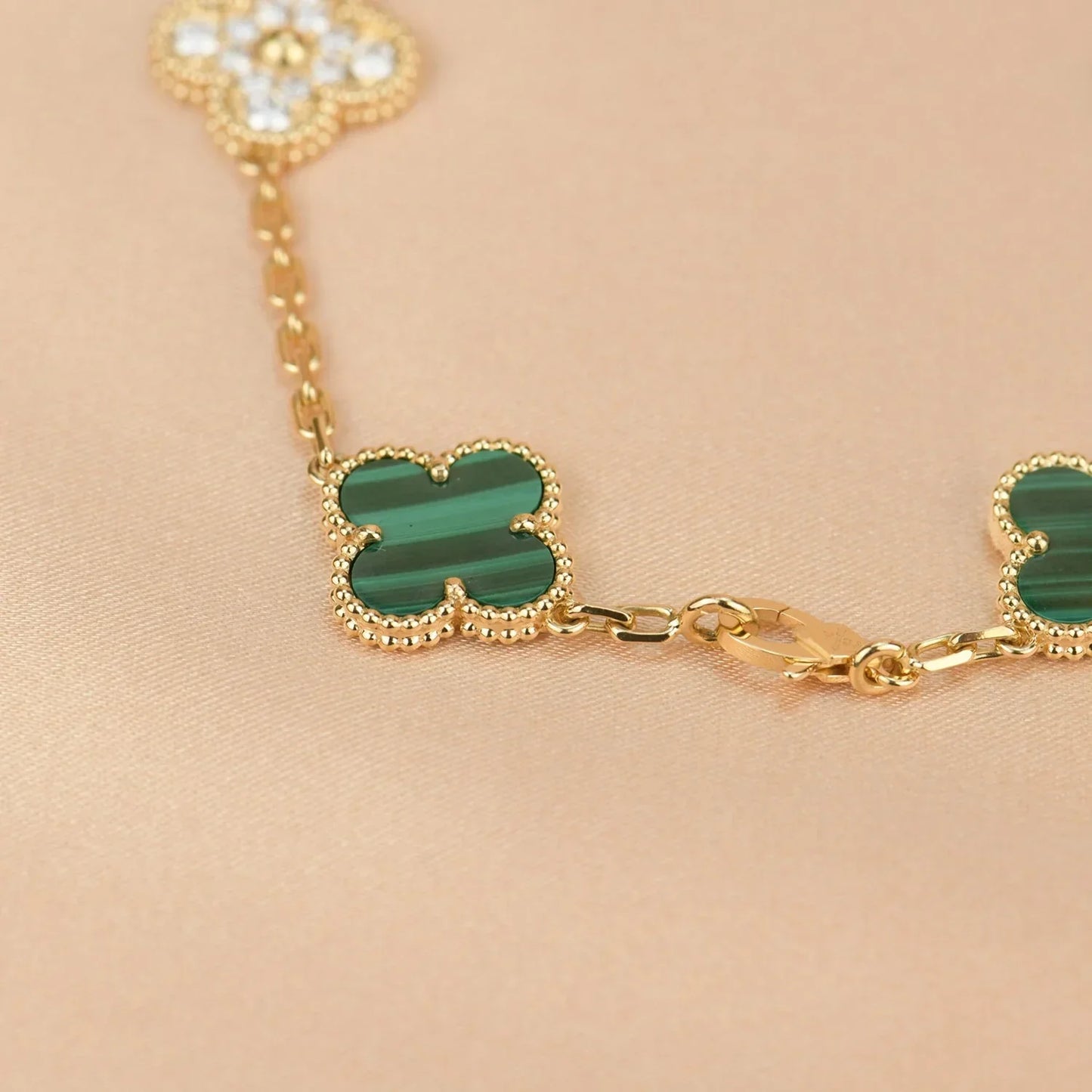 [Mysitc ]New  CLOVER 5 MOTIF MALACHITE BRACELET COLLECTION