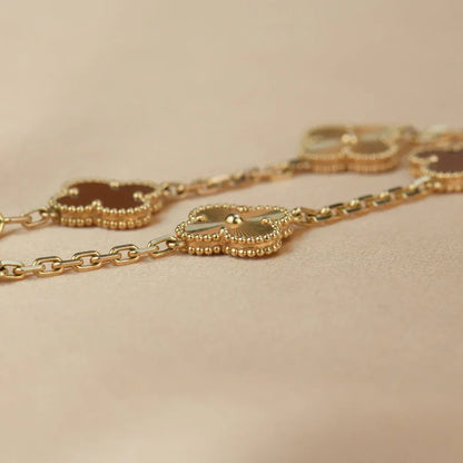 [Mysitc ]New  CLOVER 5 MOTIF RED CORNELIAN BRACELET COLLECTION