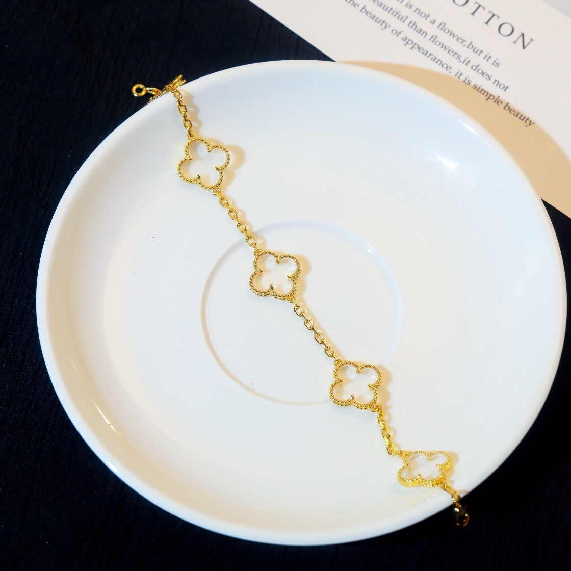 [Mysitc ]New CLOVER 5 MOTIF ROCK CRYSTAL BRACELET