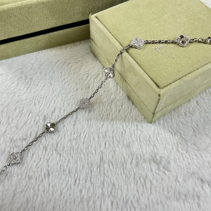 [Mysitc ]CLOVER 6 MOTIF DIAMOND LASER BRACELET