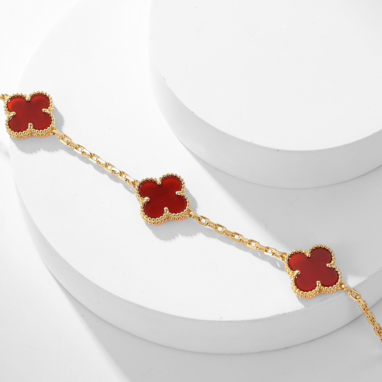 Mysitc CLOVER 10 MOTIFS CARNELIAN NECKLACE