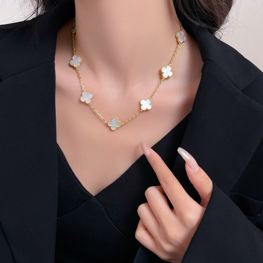 Mysitc CLOVER 10 MOTIFS WHITE MOTHER OF PEARL NECKLACE