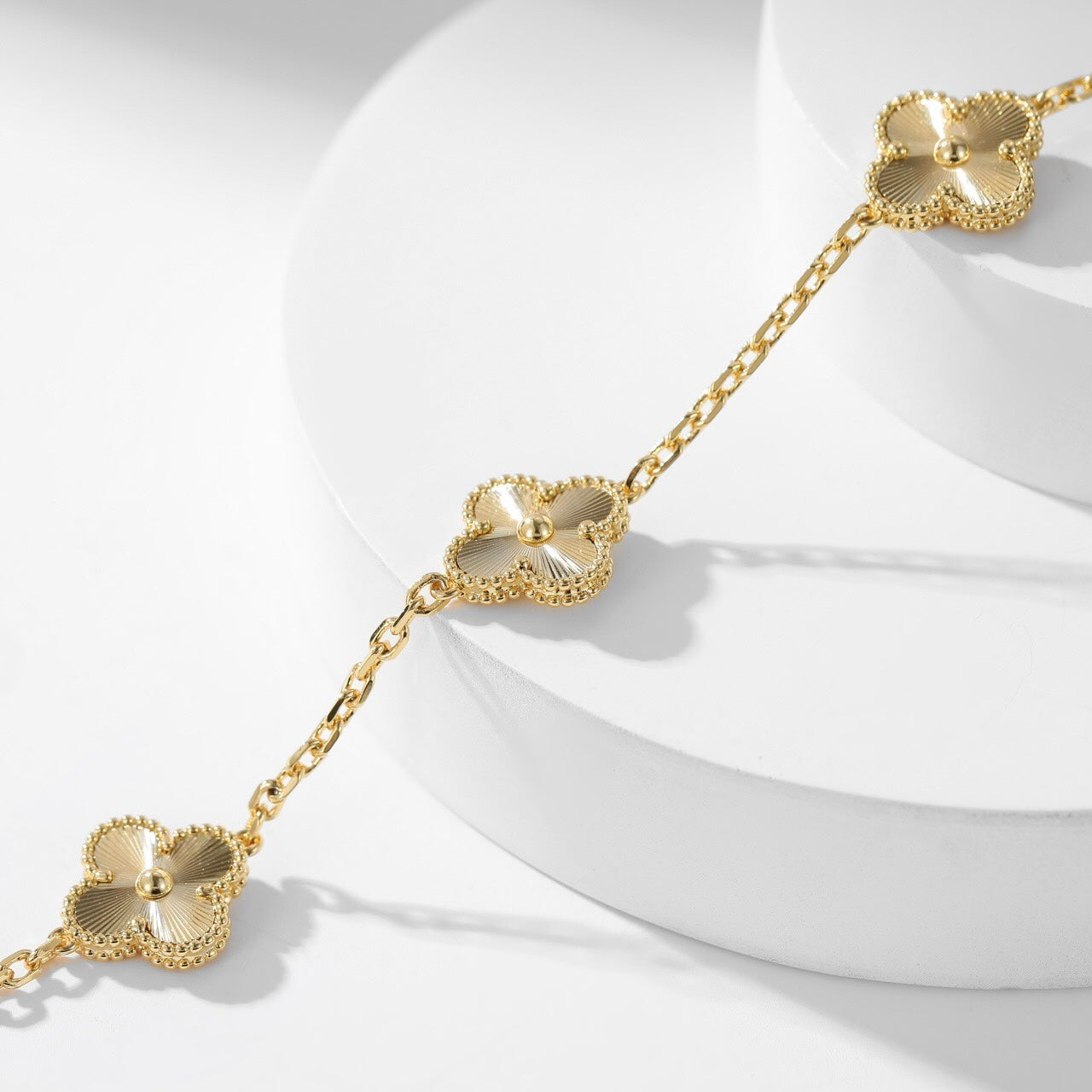 Mysitc CLOVER 10 MOTIFS LASER NECKLACE