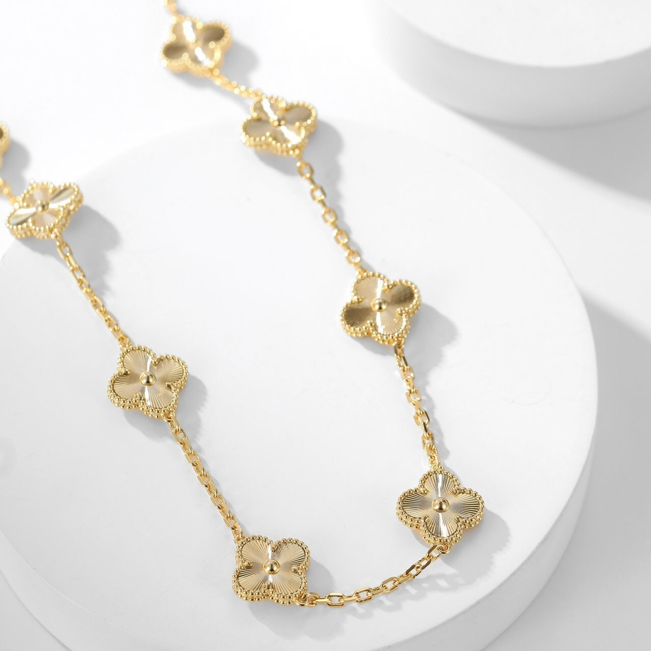 Mysitc CLOVER 10 MOTIFS LASER NECKLACE