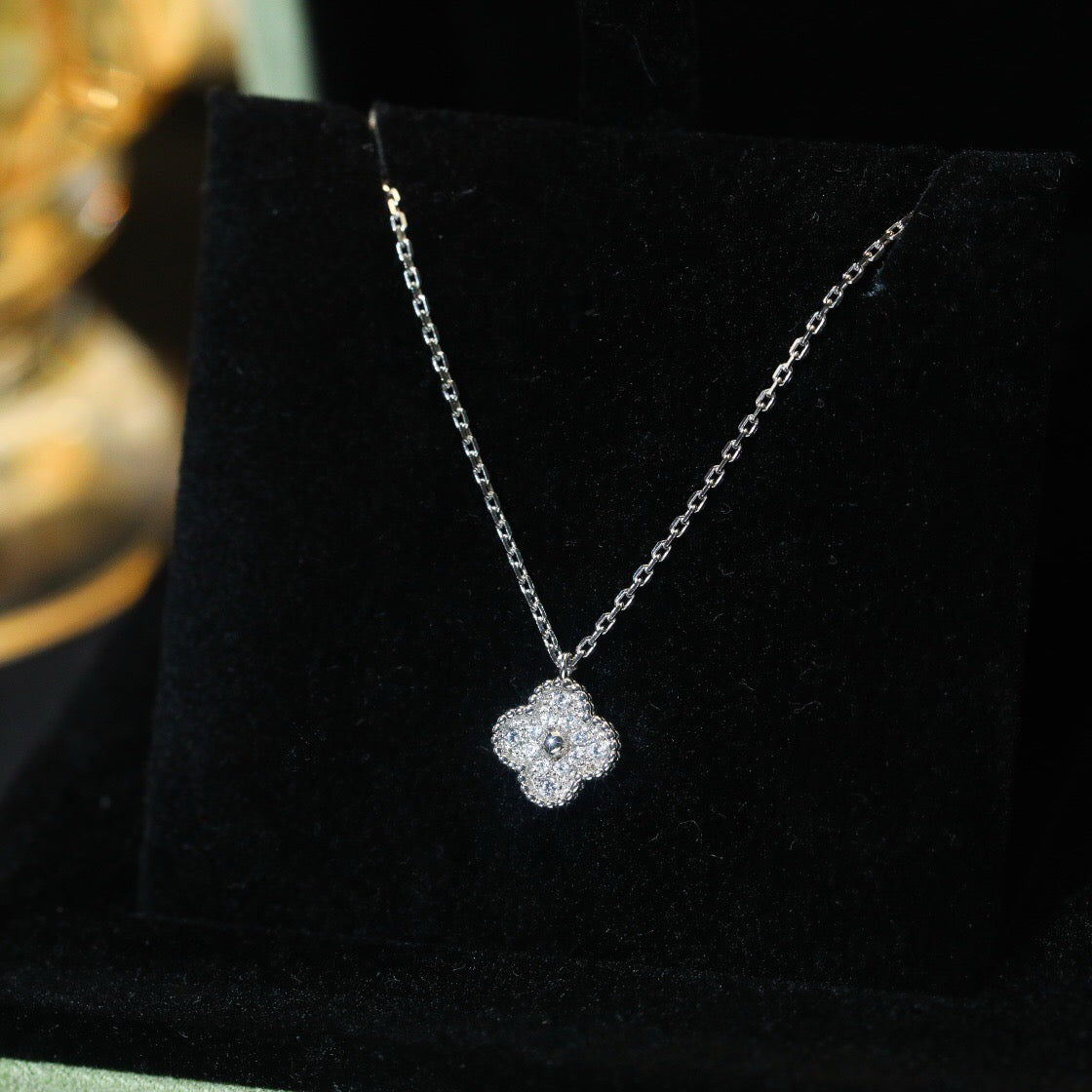 Mysitc CLOVER MINI 9.5MM PENDANT DIAMOND NECKLACE