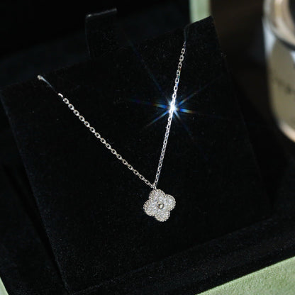 Mysitc CLOVER MINI 9.5MM PENDANT DIAMOND NECKLACE