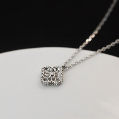 Mysitc CLOVER MINI 9.5MM PENDANT DIAMOND NECKLACE