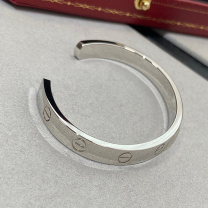 ミスティック ラブブレスレット 6.1mm 1ダイヤ オープンカフ