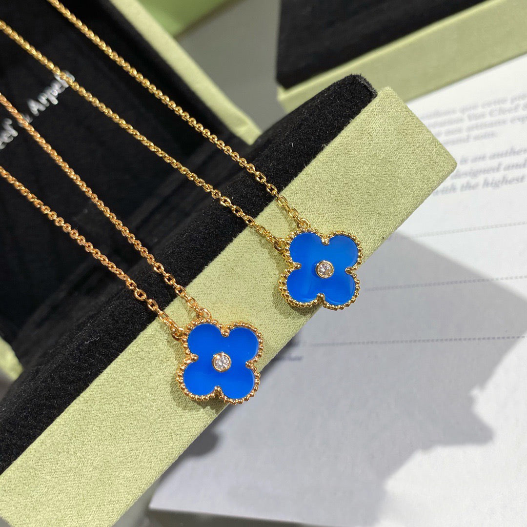 Mysitc CLOVER 15MM DIAMOND AND BLUE AGATE NECKLACE
