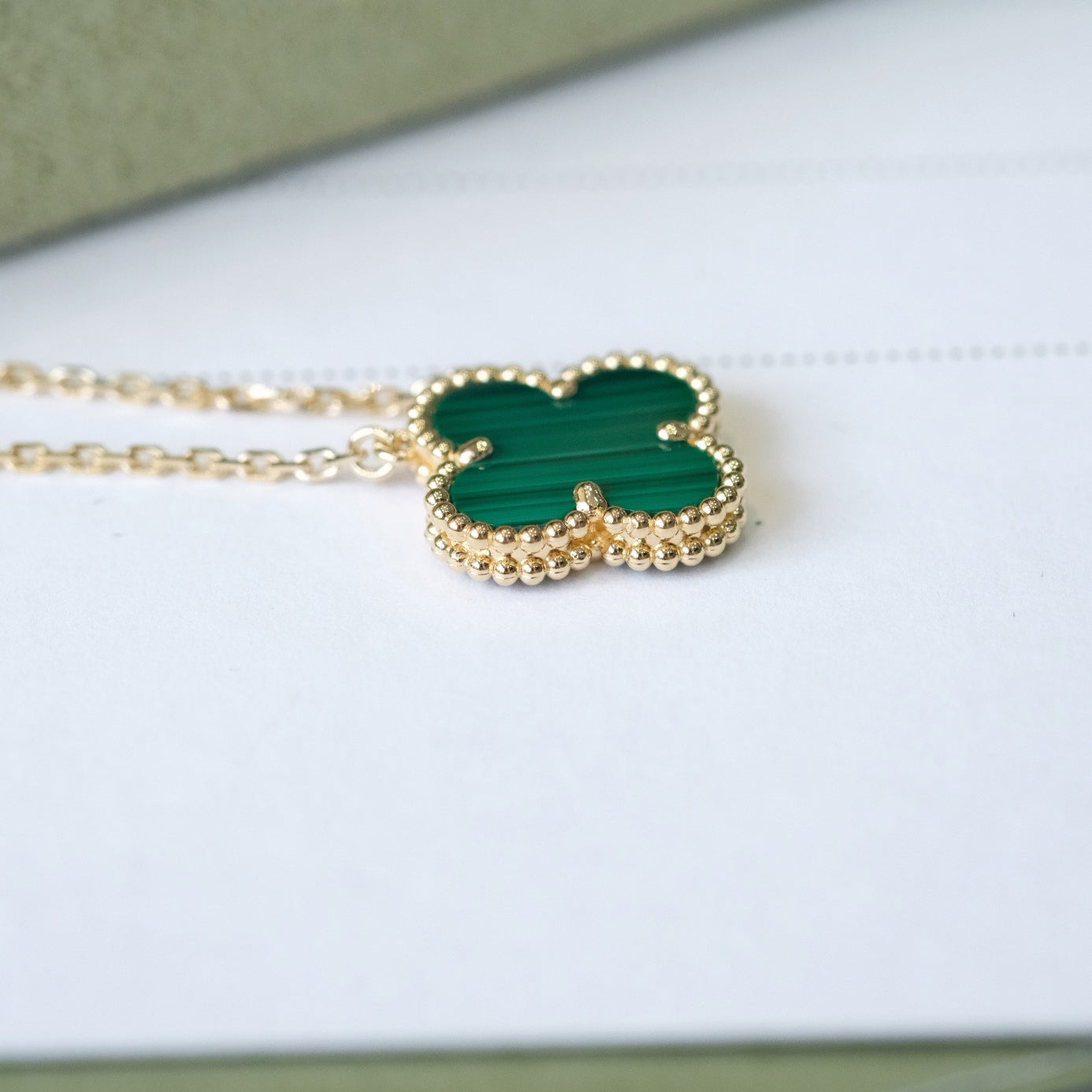 Mysitc CLOVER 15MM MALACHITE SINGLE FLOWER  NECKLACE