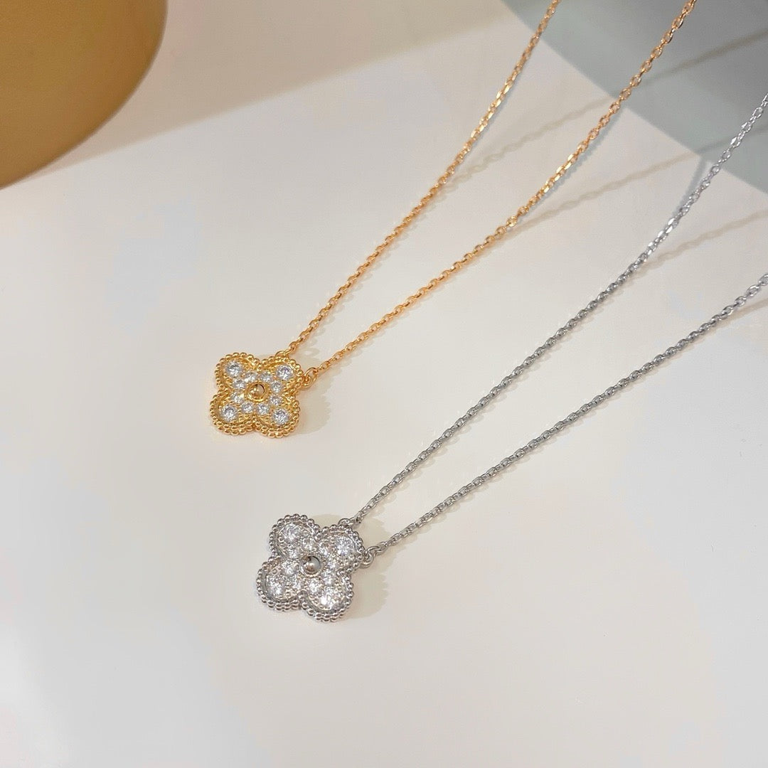 Mysitc CLOVER 15MM DIAMOND SINGLE FLOWER NECKLACE