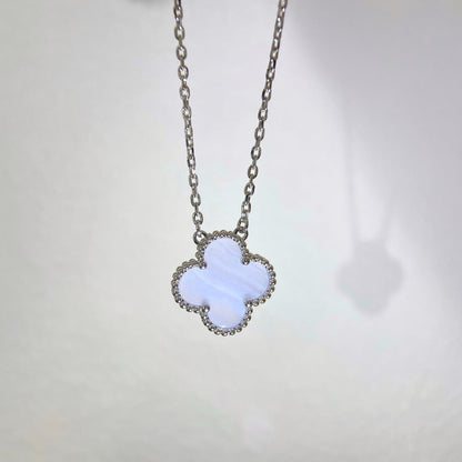 Mysitc CLOVER 15MM BLUE CHALCEDONY NECKLACE SILVER