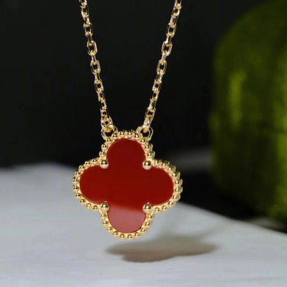 Mysitc CLOVER 15MM CARNELIAN SINGLE FLOWER NECKLACE