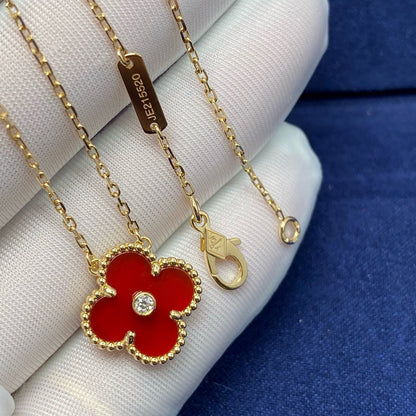 Mysitc CLOVER 15MM DIAMOND CARNELIAN NECKLACE