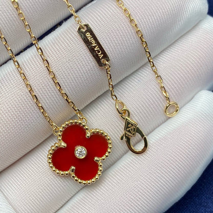 Mysitc CLOVER 15MM DIAMOND CARNELIAN NECKLACE