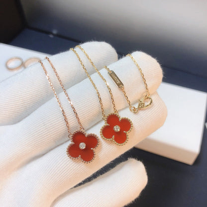 Mysitc CLOVER 15MM DIAMOND CARNELIAN NECKLACE