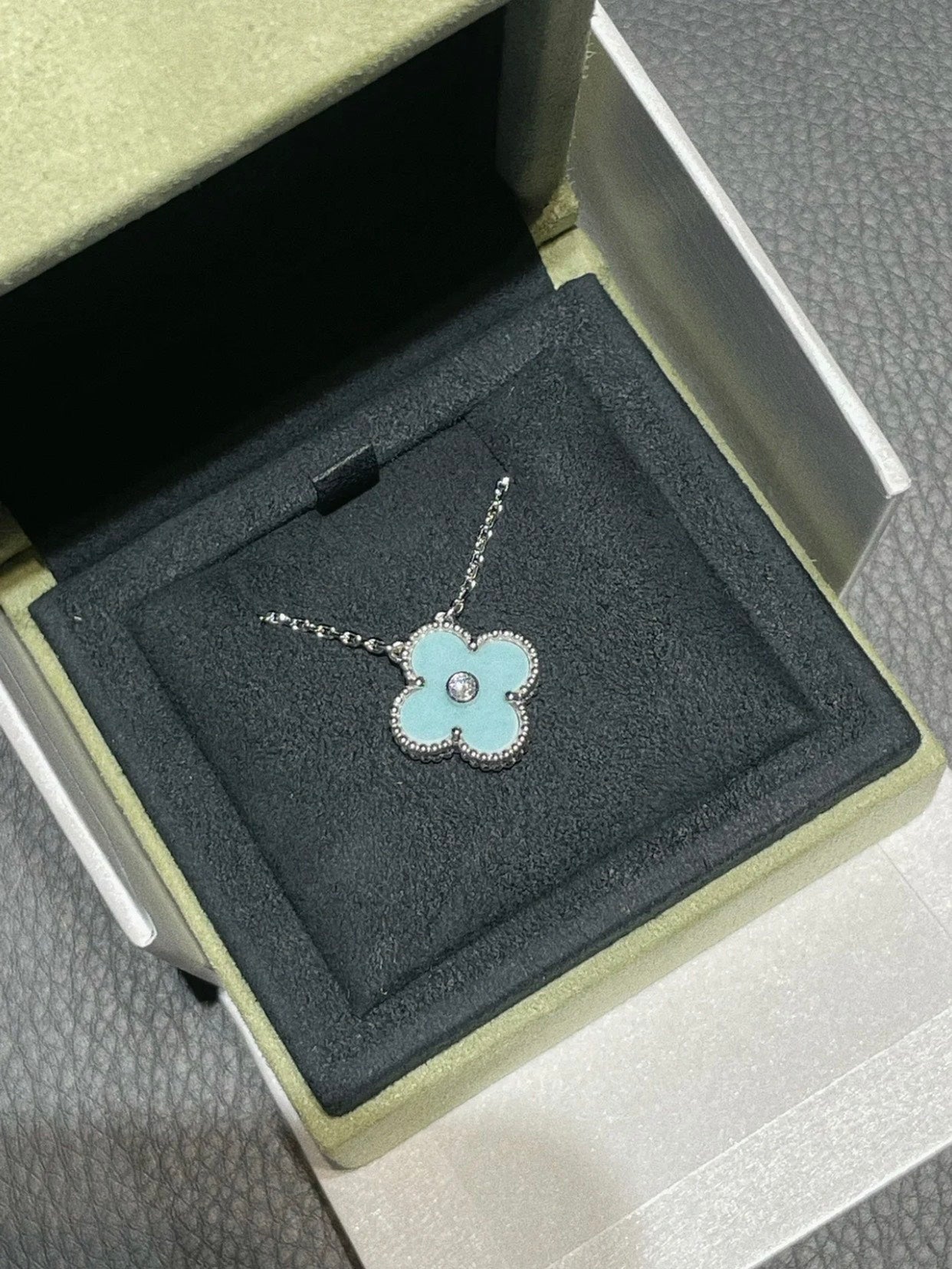 Mysitc CLOVER 1 DIAMOND LIGHT BLUE SILVER NECKLACE