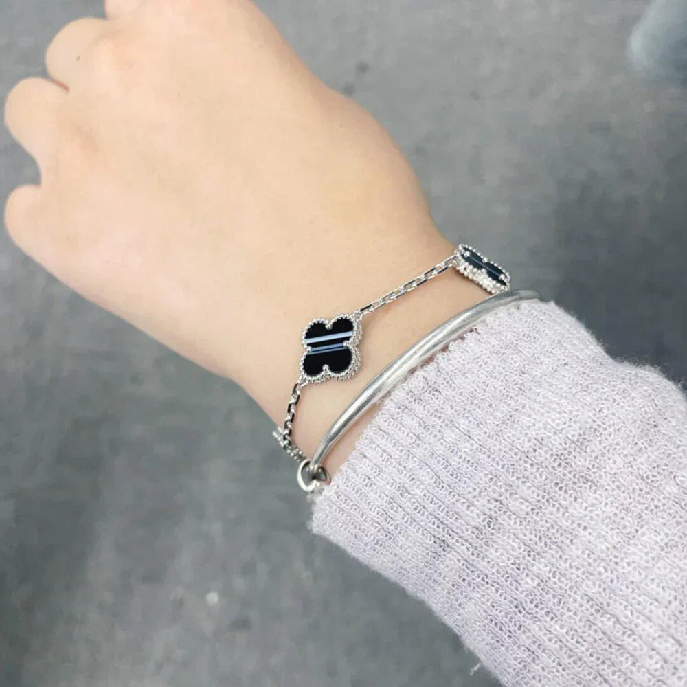 [Mysitc ]New  CLOVER 5 MOTIF PULSAR STONE BRACELET COLLECTION